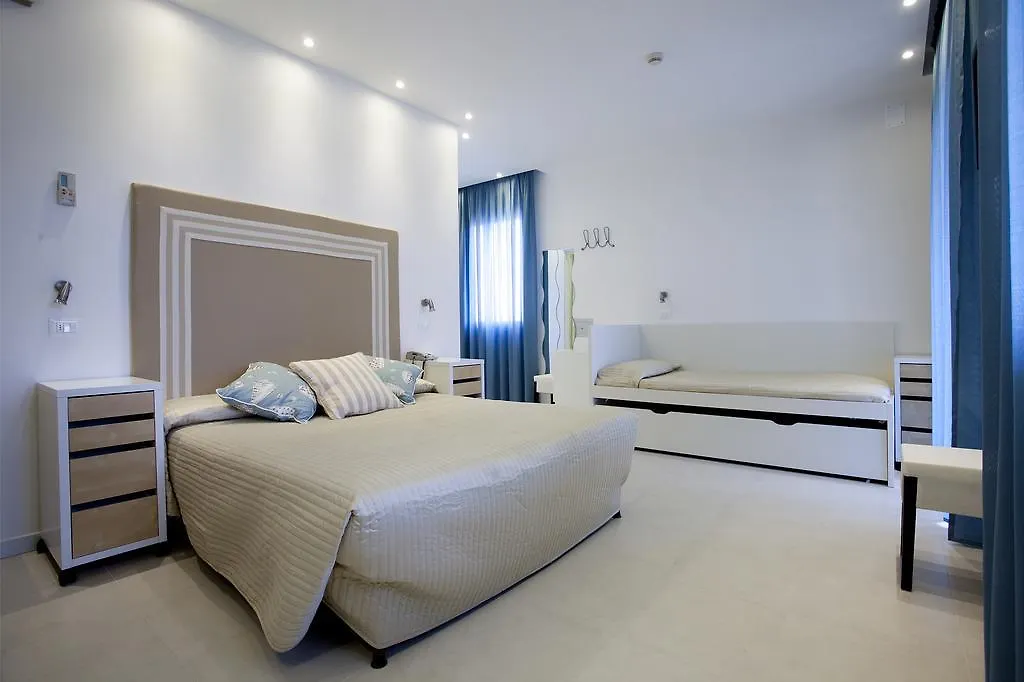 Hotel Speranza Lido di Jesolo 3*,  Italy